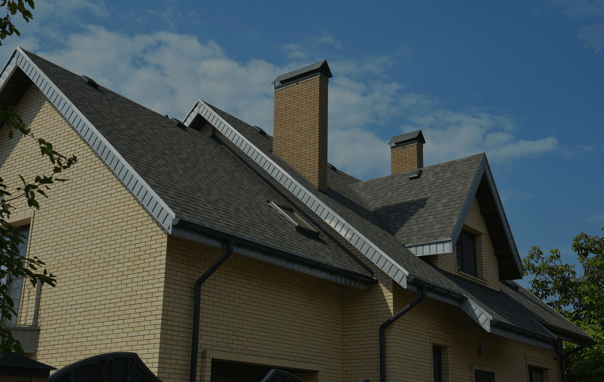bigstock-An-Asphalt-Shingled-Roof-With--435755486 1.png